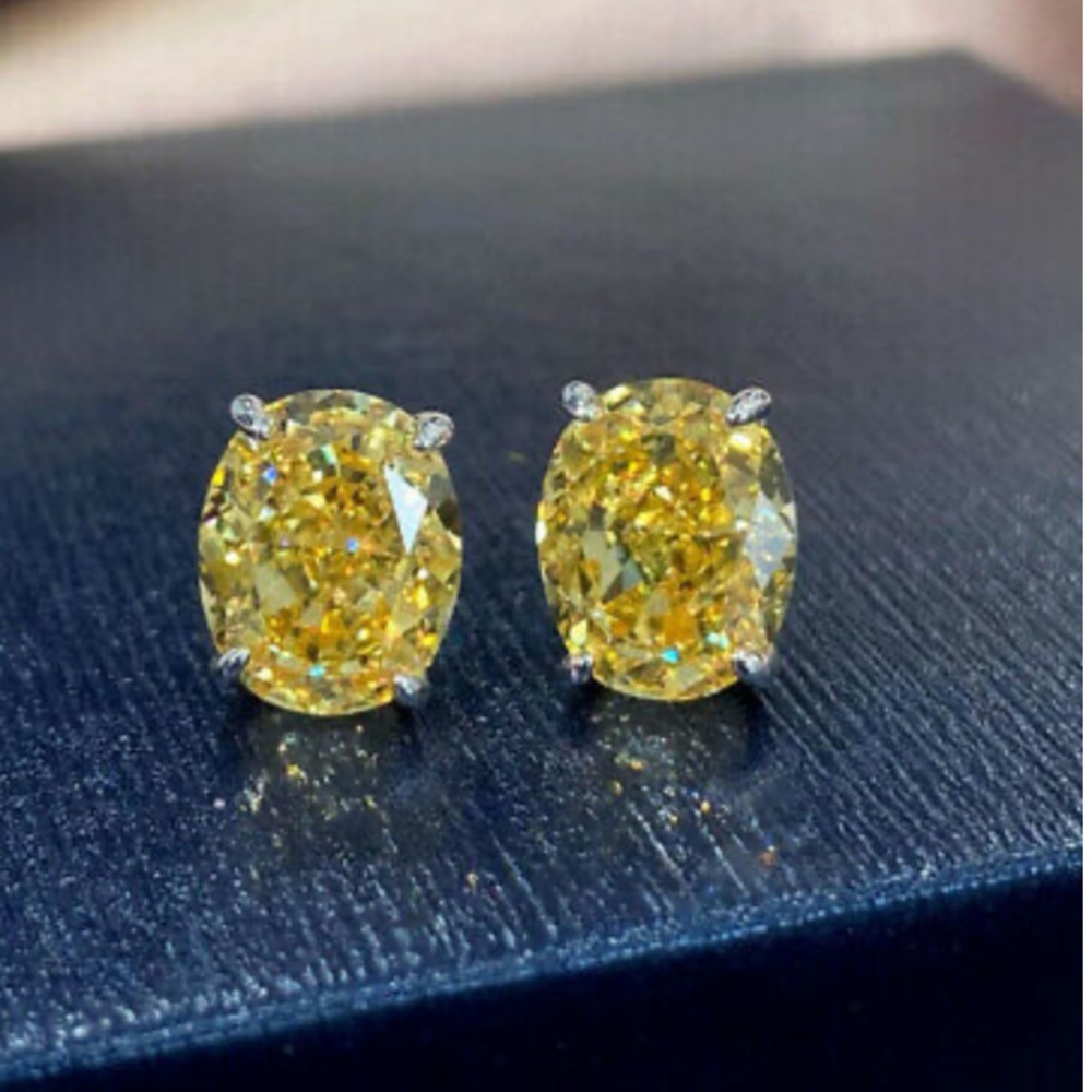 New Sterling silver diamond stud earrings - Picture 1 of 3